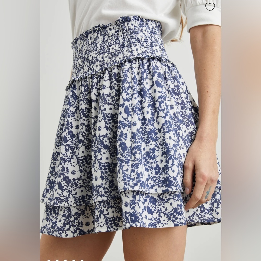 Rails Addison Skirt
Texture Floral  Blue Skirt size XL